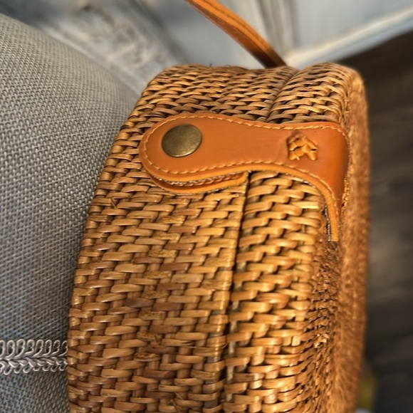 Pi Paradise Island Circular Woven Wicker Summer Crossbody Bag - Picture 4 of 6